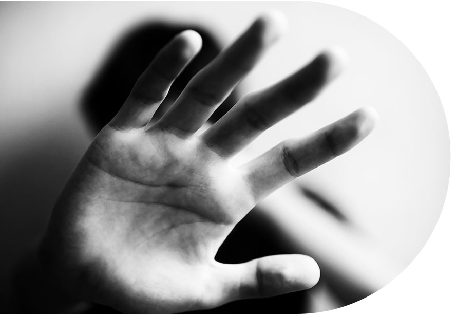 Se muestra una mano estirada, representa el deseo de que algo acabe o tenga un alto